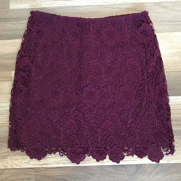 NWT Maroon Scalloped Lace Skirt, 6 - Picture 3 of 6